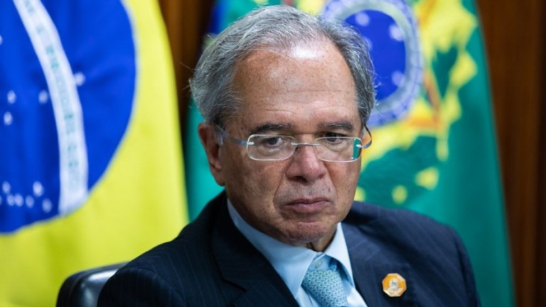 Guedes minimiza troca na Petrobras: 'O conselho define os preços'