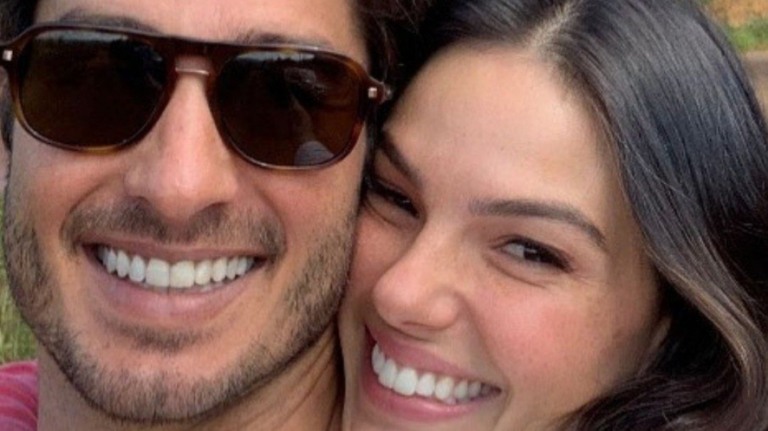 Isis Valverde se pronuncia após separação e nega rumores de mudança