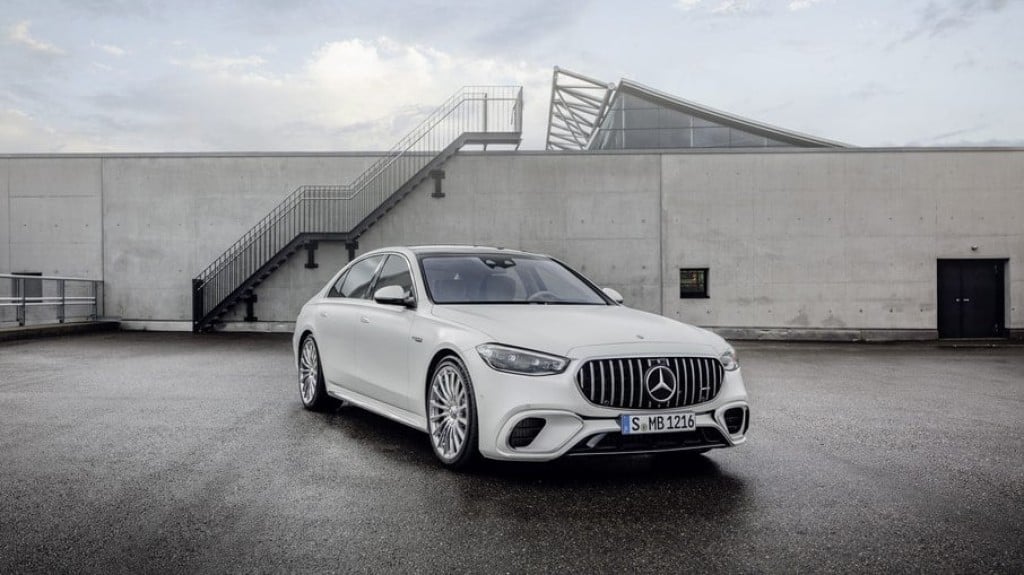 Novo Mercedes-Benz S63 AMG conta com V8 híbrido e torque de caminhão