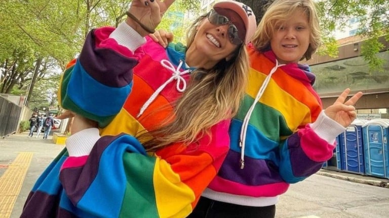 Adriane Galisteu leva filho para parada LGBTQIA+: 'Caminho do amor'