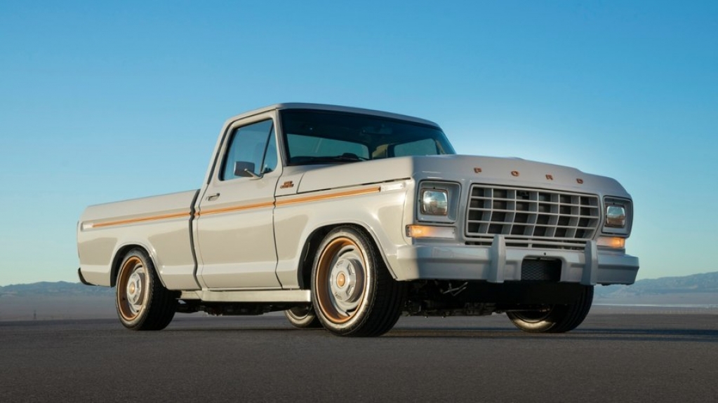 Ford cria F-100 Eluminator, uma picape clássica elétrica