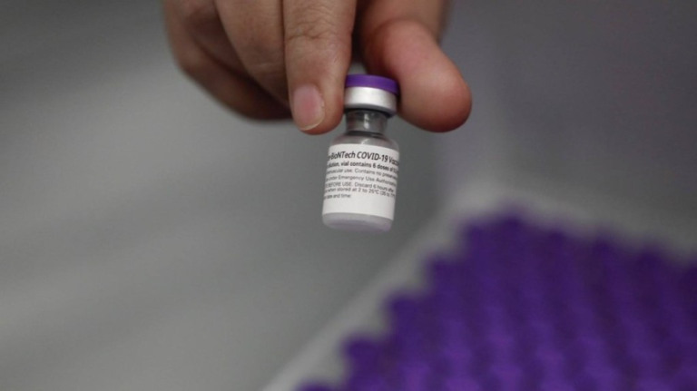 Covid-19: Pfizer entregou 9,3 milhões de doses da vacina bivalente