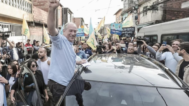 Ciro diz que vai mudar CLT 'de olho em eficiência e produtividade'