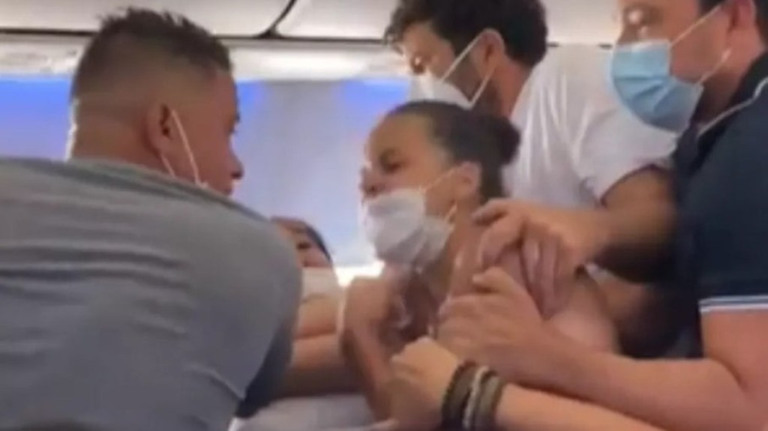 Briga de passageiros dentro de avião faz voo atrasar em Salvador
