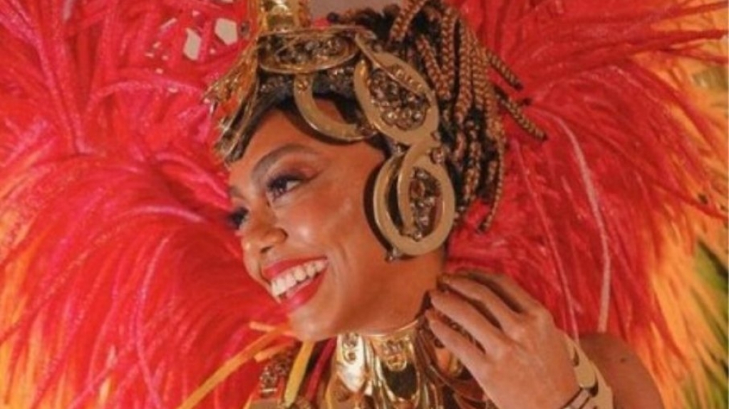 Dandara Mariana estreia como musa do Salgueiro Dandara Mariana estreia como musa do Salgueiro