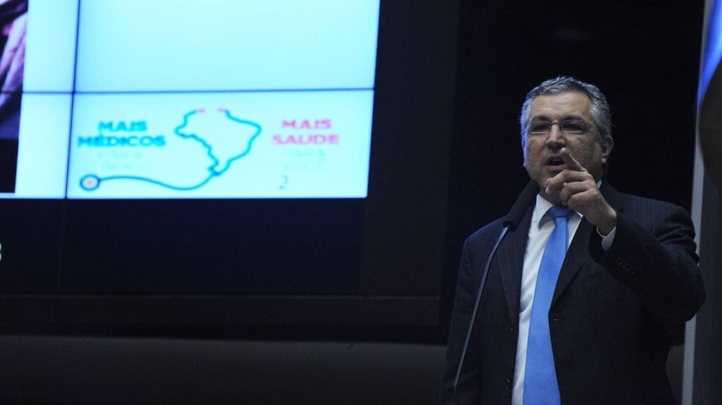 Padilha diz que Lula não vai copiar primeiro mandato