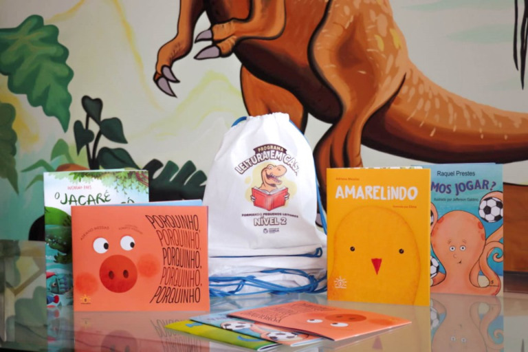 Programa vai distribuir 80 mil livros a alunos da rede municipal em Marília