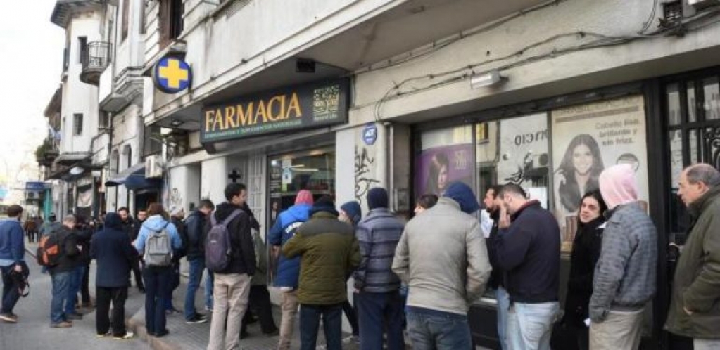 Uruguaios esgotam maconha de farmácias no primeiro dia de venda