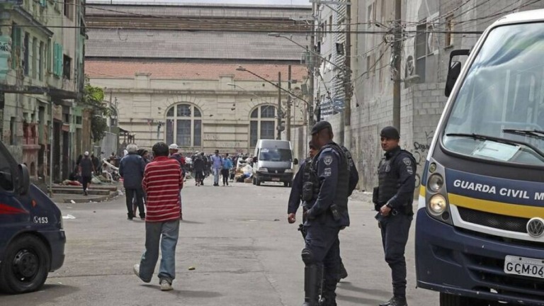 SP encaminha dependentes químicos em situação de rua para tratamento