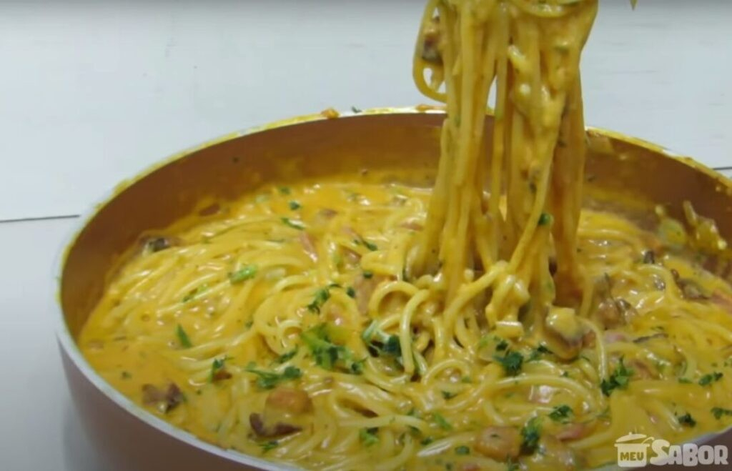 Almoço rápido e feito em uma única panela, aprenda a fazer um delicioso macarrão cremoso!