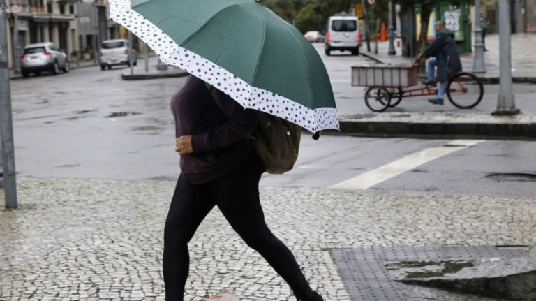 Chuvas fortes podem atingir ao menos 12 estados até esta segunda