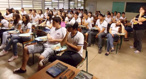 Concurso entre alunos escolhe mascote para projeto da rede estadual