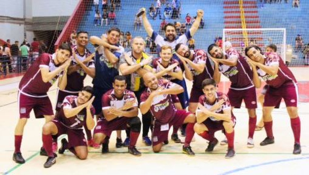 Pompeiana é campeã do Campeonato de Futsal com 21 equipes