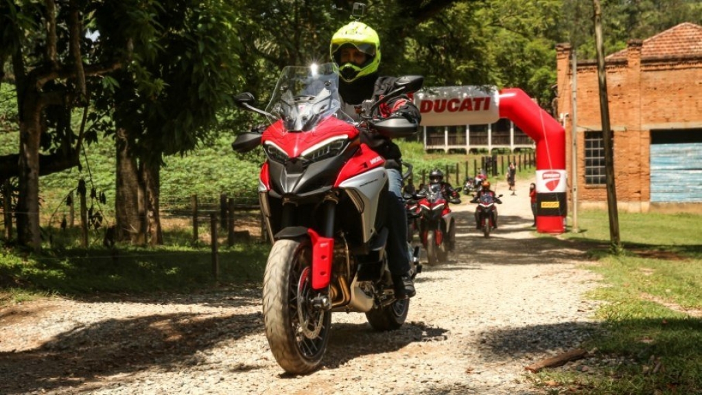 Ducati Multistrada V4S: aceleramos a nova e sofisticada bigtrail