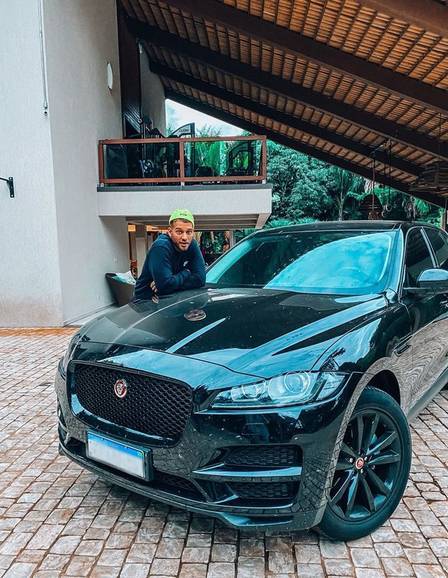 Lucas Lucco comenta paixão por carros. Foto: Instagram