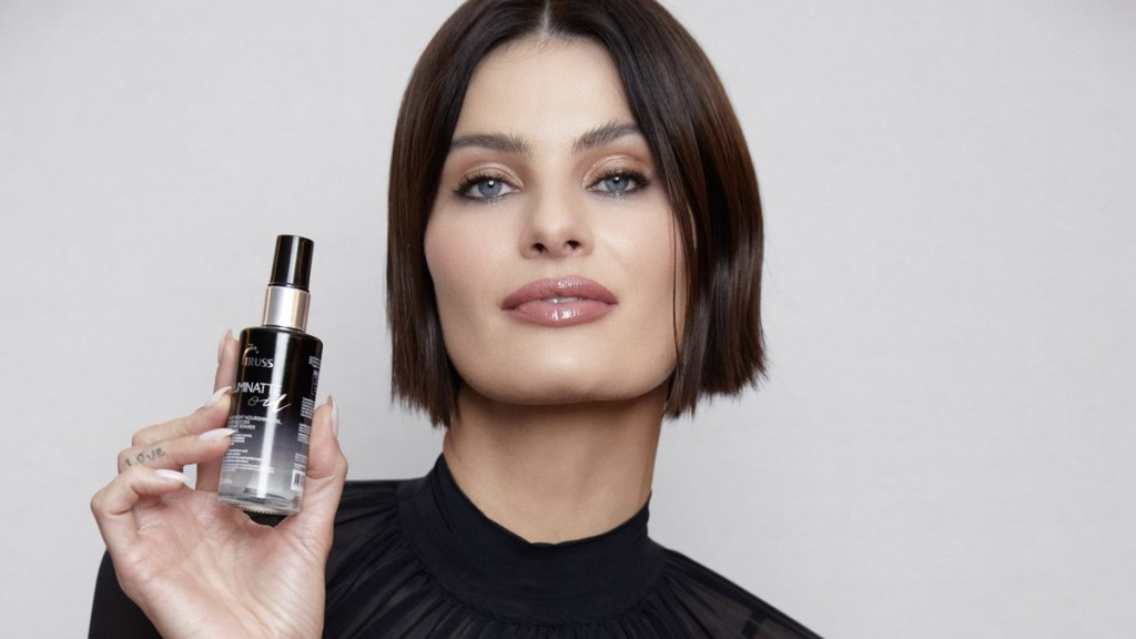 Divulgação Camaleoa, Isabeli Fontana comenta mudanças no cabelo e revela seus cuidados