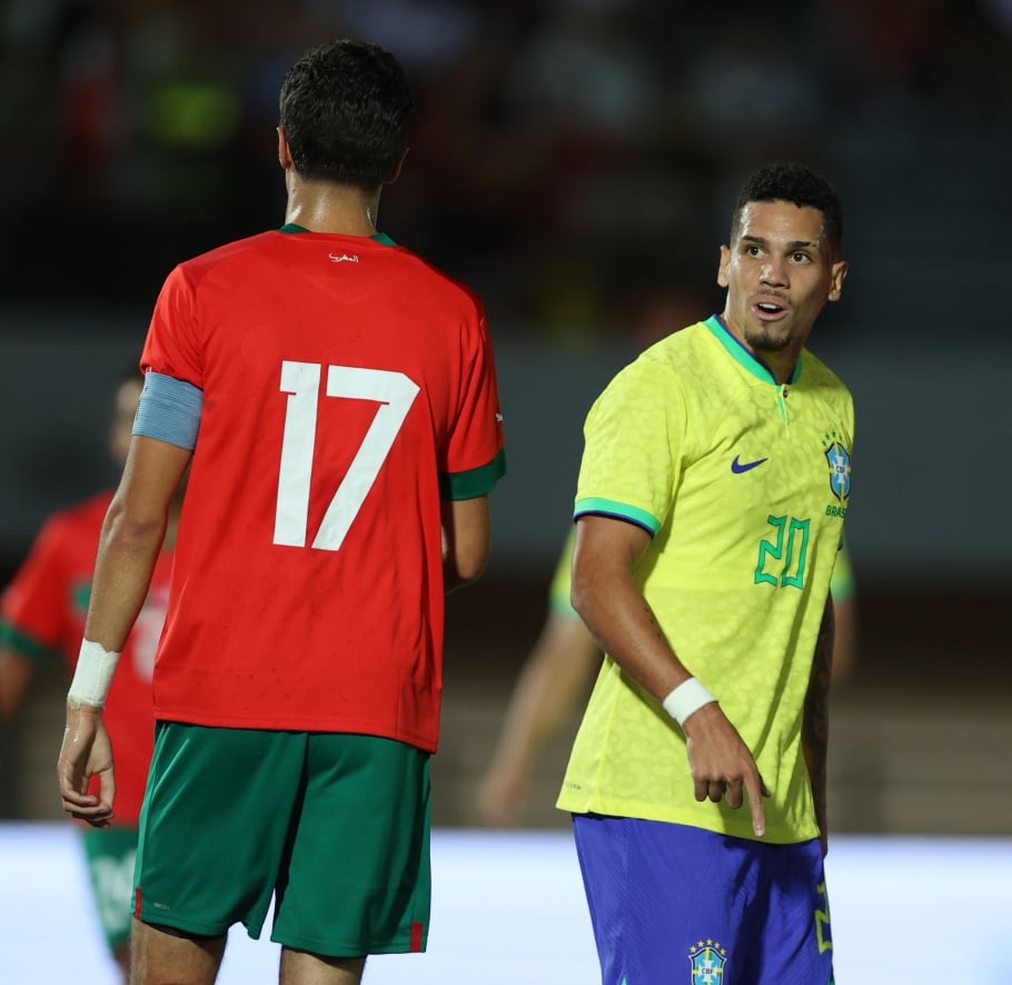 Paulinho também lutou bastante contra a Seleção de Marrocos