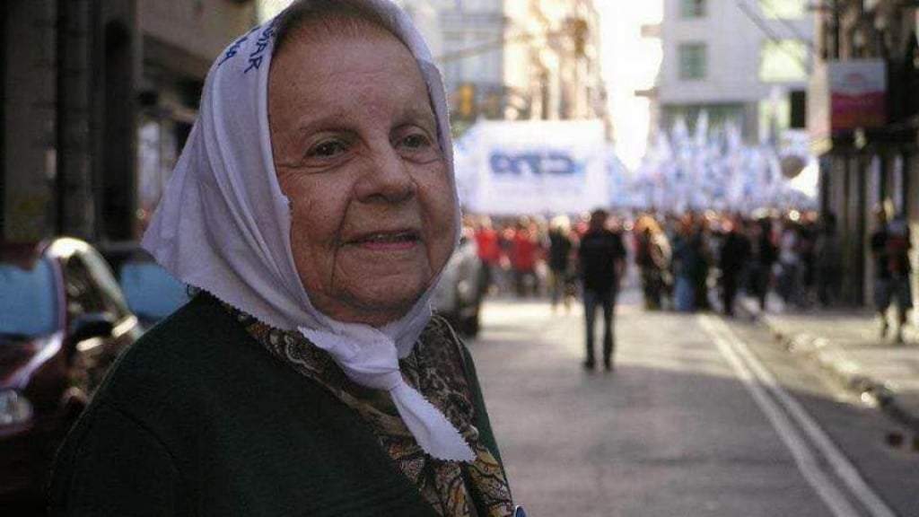 Morre Carmen Lapacó, fundadora do grupo Mâes da Praça de Maio