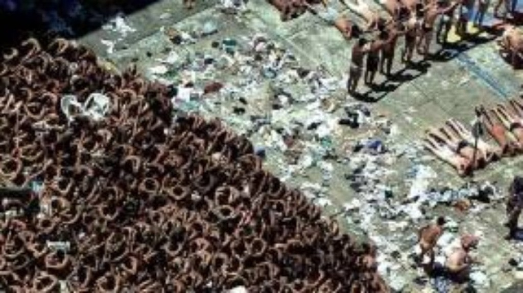 Massacre do Carandiru: Indulto de Bolsonaro a PMs é suspenso pelo STF Massacre do Carandiru: Indulto de Bolsonaro a PMs é suspenso pelo STF