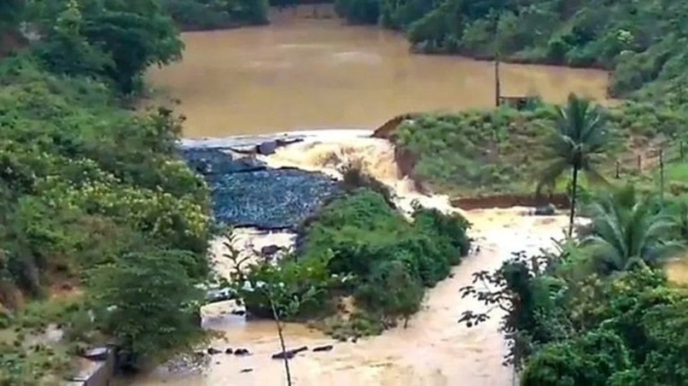 Barragem se rompe em Colatina, no Espírito Santo