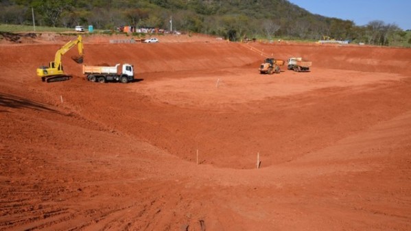 Obra de tratamento de esgoto parou; OAS culpa calote do governo