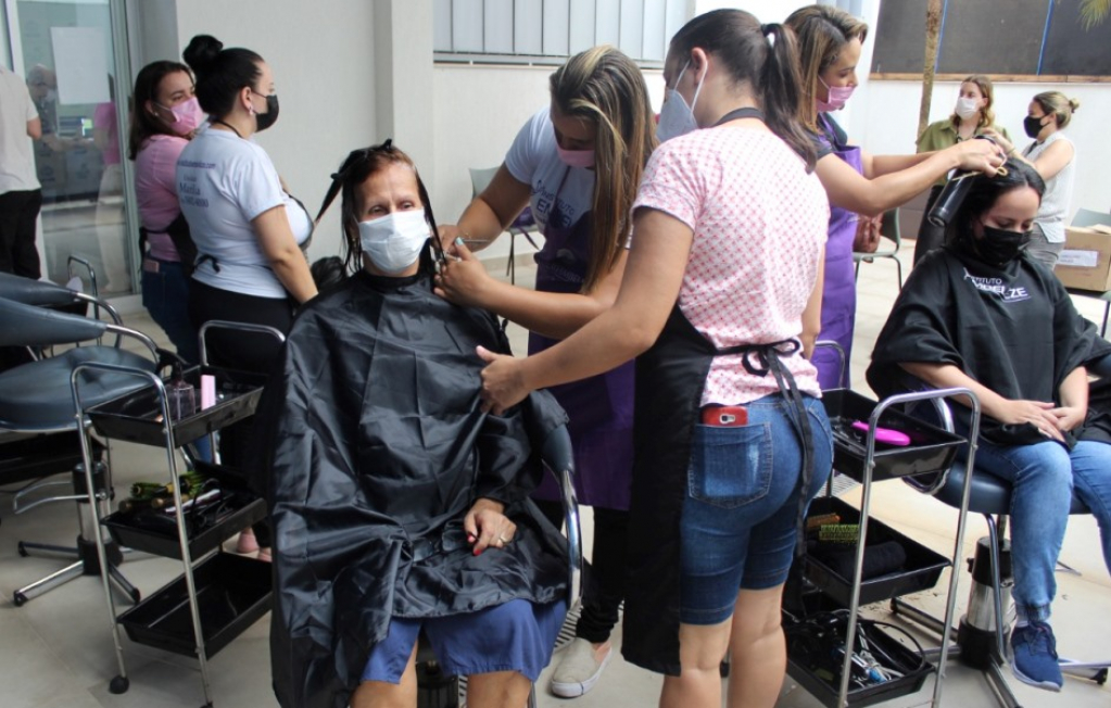 Doe suas tranças, Rapunzel - Campanha entrega 200 mechas de cabelos em Marília