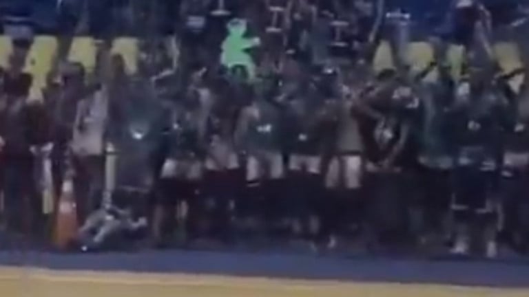 Reprodução/redes sociais Alunos de medicina se masturbam ao assistir jogo de vôlei feminino em torneio interuniversitário