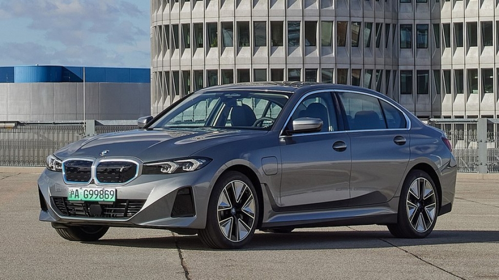 BMW mostra Série 3 elétrico para ser vendido apenas na China