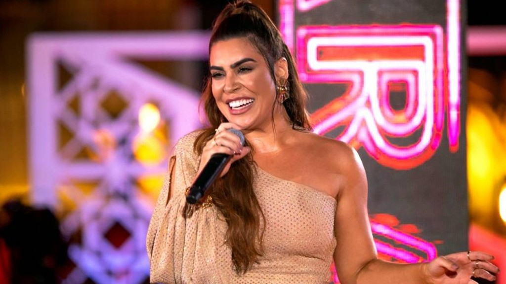 Naiara Azevedo interrompe show após criança subir no palco: ‘Isso não é bonito’