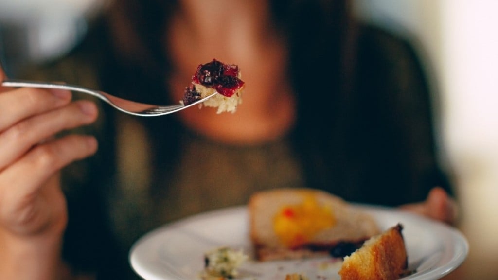 Priscila Monomi Comer Emocional: como lidar com as emoções sem descontar na comida