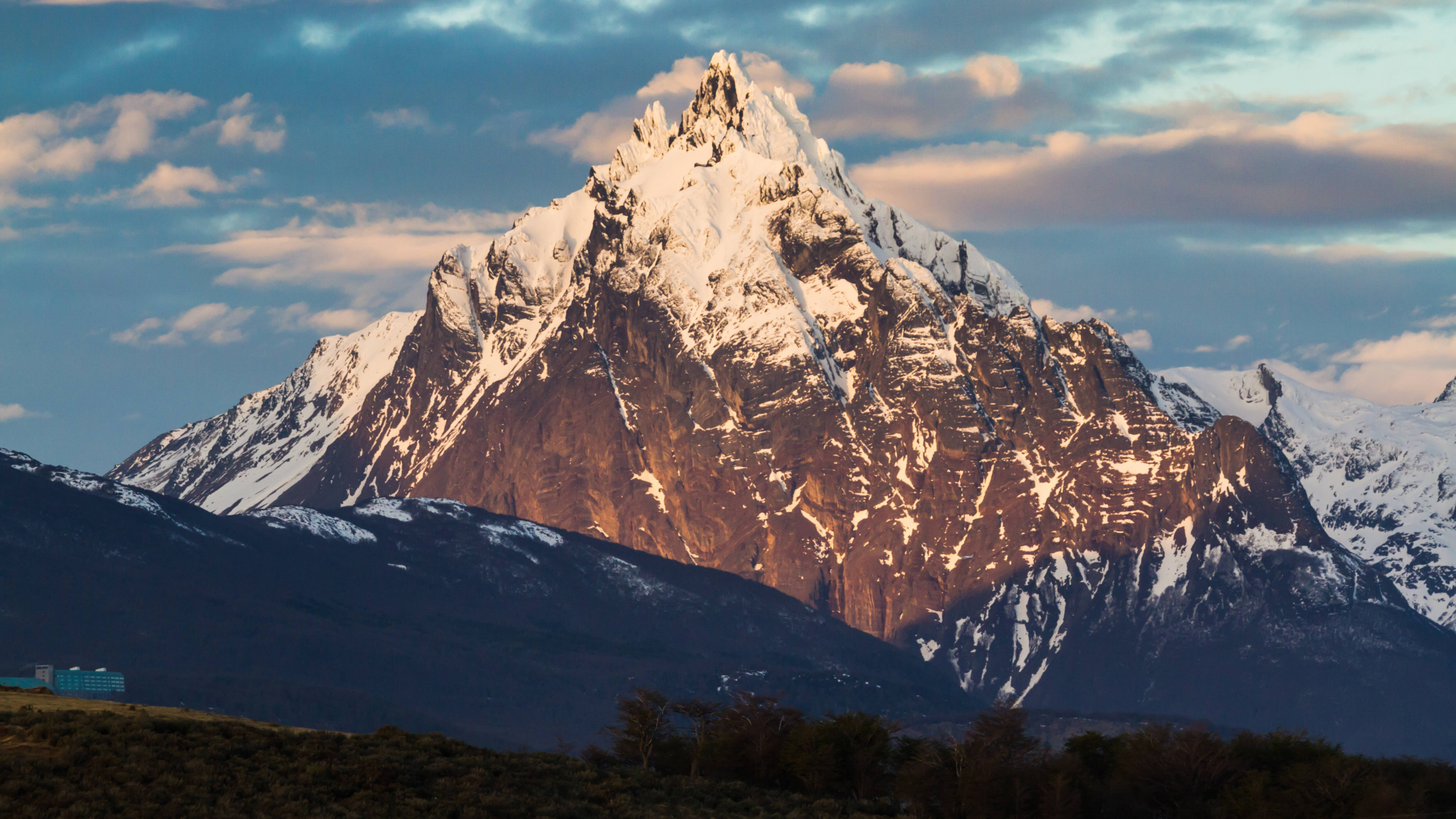 Com mais de 1,3 mil metros de altura, o Monte Olivia é a montanha mais alta da região de Ushuaia