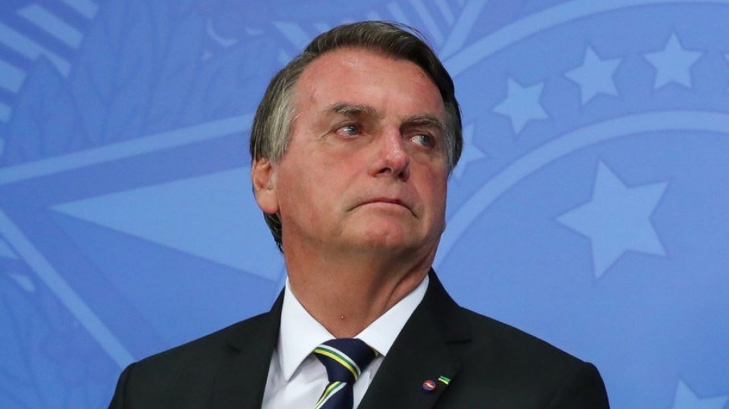 Bolsonaro defende Auxílio Brasil de R$ 400 e vê proposta como humanitária