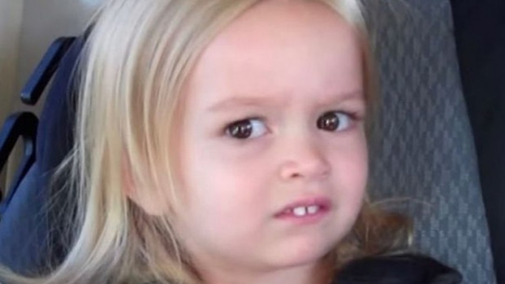 Meme da menina Chloe é leiloado em mais de R$ 390 mil Meme da menina Chloe é leiloado em mais de R$ 390 mil