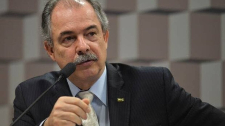 Mercadante pretende recriar ministérios do Planejamento e da Indústria