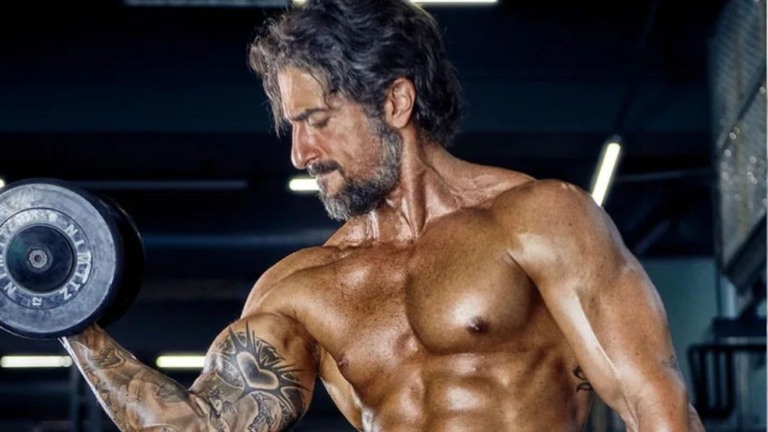 Marcos Mion exibe corpo malhado e declara que perdeu 10 Kg: ‘Melhor físico da vida’