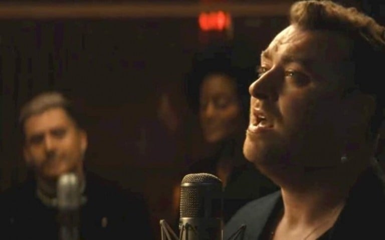Sam Smith lança versão acústica de "Love Me More"