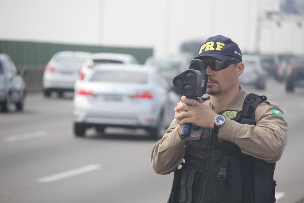 Polícia Rodoviária Federal suspende uso e recolhe radares móveis