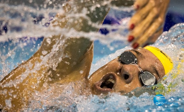 Brasil leva medalha em revezamento na piscina – Jonne Roriz/COB