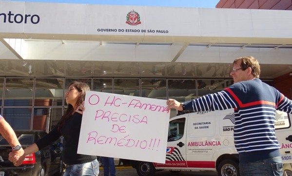 Crise já provocou protestos e “abraço” ao HC; agora provoca inquérito – Rogério Martinez/Giro Marília