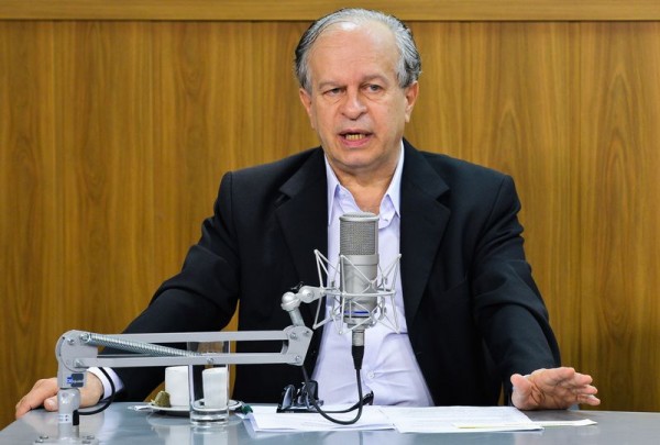 MEC prorroga renovação do Fies até 29 de maio