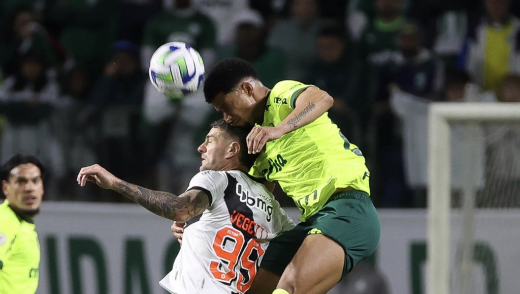 Palmeiras vence o Vasco e segue na "captura" do Botafogo no Brasileirão