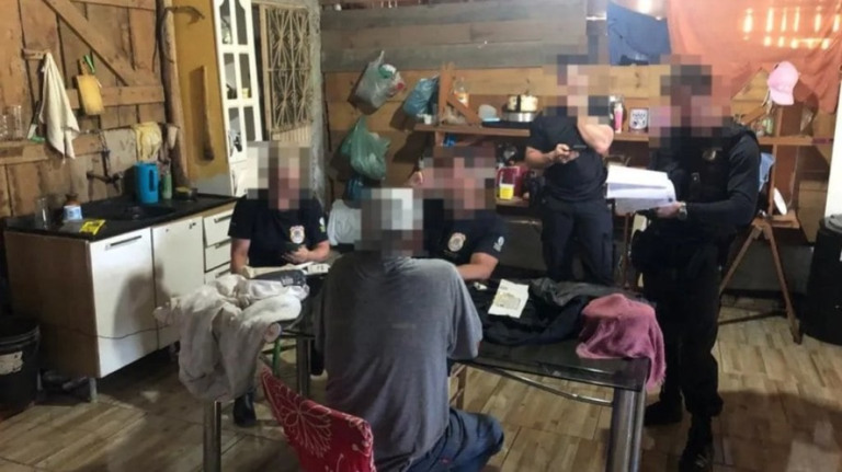 Trabalhador que dormia ao lado de chiqueiro é resgatado no RS