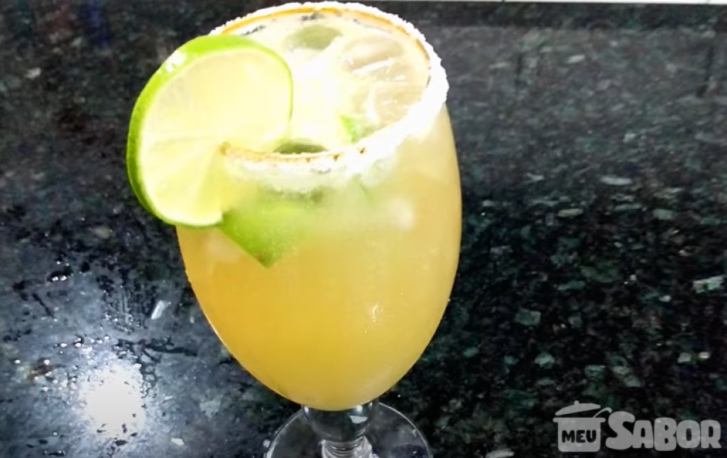 Happy hour cai bem com uma refrescante caipirinha de cerveja! Super gostoso e relaxante!