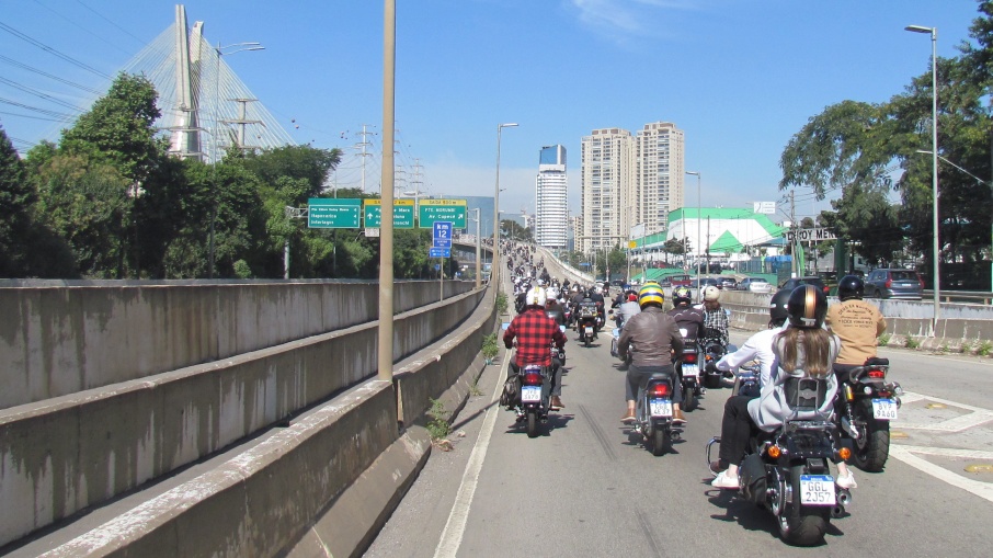 Chegando à ponte Estaiada. Foto: Gabriel Marazzi