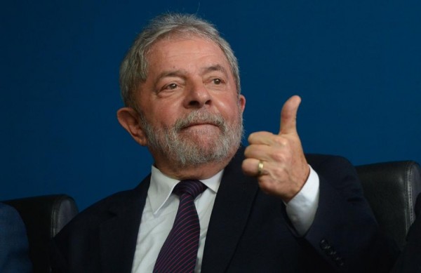 Pesquisa da CNT: Lula venceria 1º turno em qualquer cenário