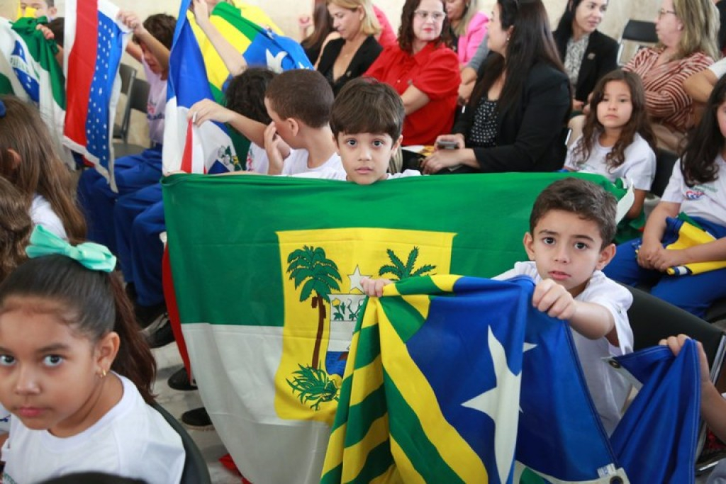 Pequenos estudantes durante o lançamento do Compromisso Nacional Criança Alfabetizada, em Brasília. Foto: Luis Fortes/MEC Pequenos estudantes durante o lançamento do Compromisso Nacional Criança Alfabetizada, em Brasília. Foto: Luis Fortes/MEC