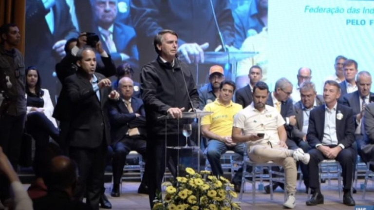 Suspeita de explosivo interrompe evento com Bolsonaro em Minas Gerais