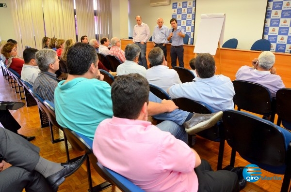 Reunião de secretariado pede corte de gastos na administração