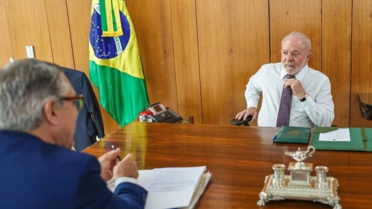 Lula junta 37 pastas do governo em reunião ministerial nesta sexta