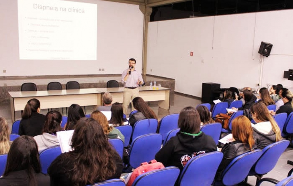 Alunos de Veterinária da Unimar participam de Seminário sobre Felinos